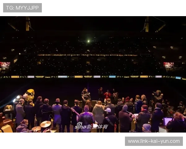 欧冠激战夜,球迷的应援歌曲震撼全场,欧冠歌曲 think about you